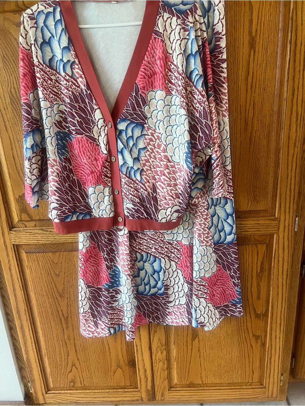 Sweater/skirt combo. Floral. Like new